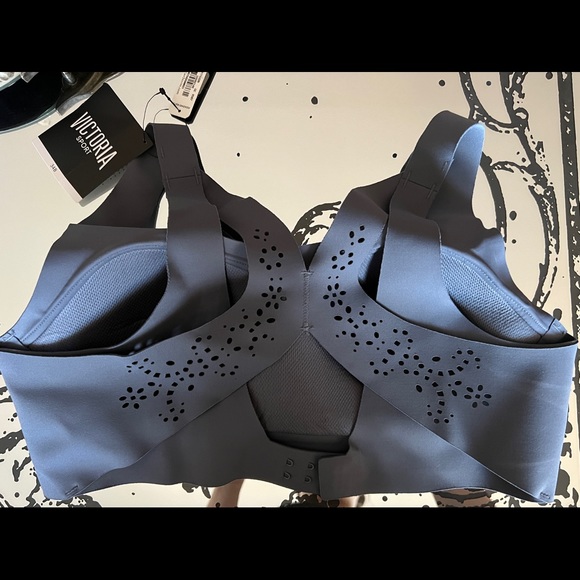 NWT Victoria Secret Angel Max 34B Sports Bra - Picture 2 of 4